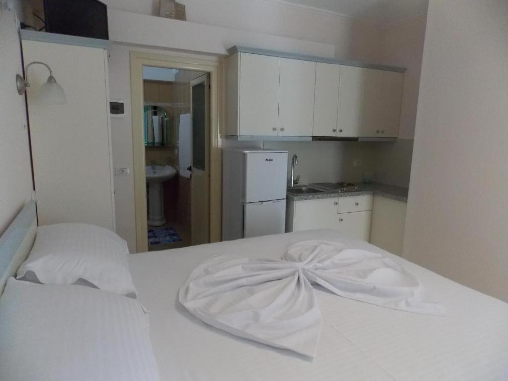 Amber Apartments Sarande Exterior photo