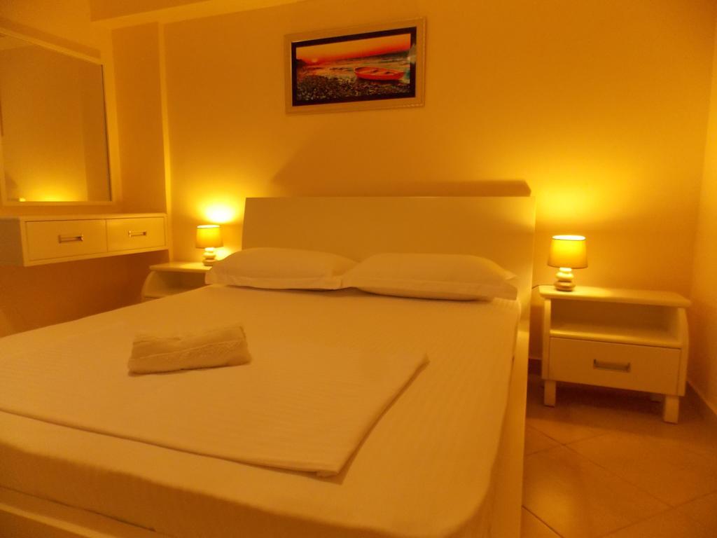 Amber Apartments Sarande Exterior photo