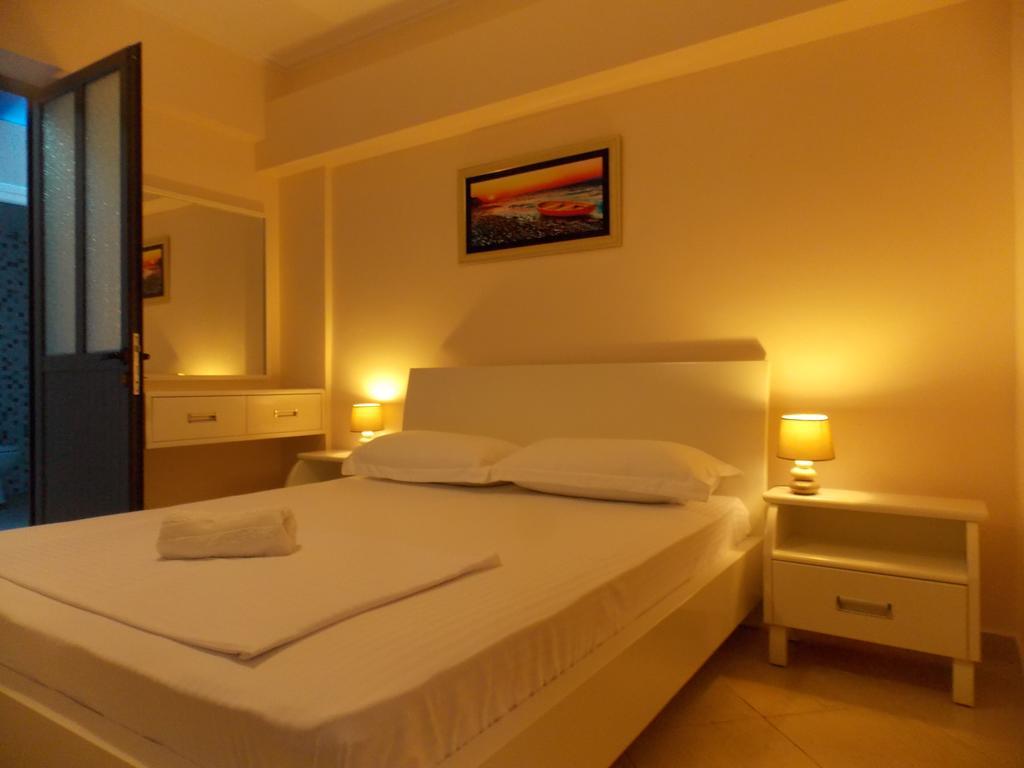 Amber Apartments Sarande Exterior photo